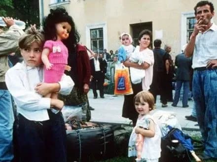 Около 1,1 млн человек перемещены из зоны АТО в другие регионы Украины - МВД