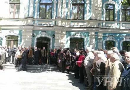 У Києві попрощались з поетом Б.Олійником