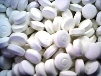 Контрабандистам особо крупной партии прекурсоров сообщено о подозрении