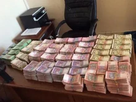 Міжрегіональний конвертаційний центр з обігом 50 млн грн викрили на Чернігівщині