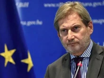 Основні реформи в Україні мають бути впроваджені до середини літа 2018 року - Й.Ган