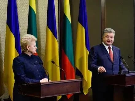 Санкції проти Росії мають бути посилені - П.Порошенко