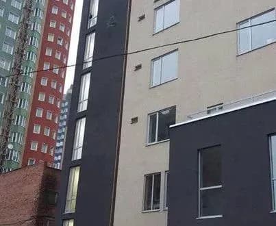 Недобудову офісного центру обстріляли з гранатомету у Харкові