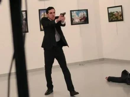 Поліція Туреччини встановила замовника вбивства А.Карлова
