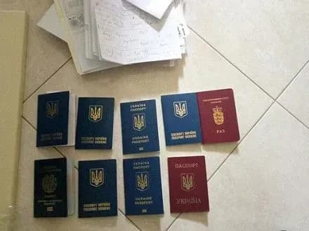 Поліція заблокувала схему "візового" шахрайства для виїзду до США
