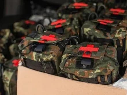 П.Порошенко: майже 100% особового складу ЗСУ забезпечені індивідуальними аптечками