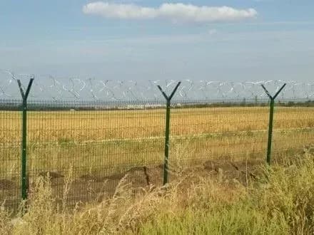 Росія облаштовує паркан на кордоні з “ЛДНР” - "Інформаційний спротив"