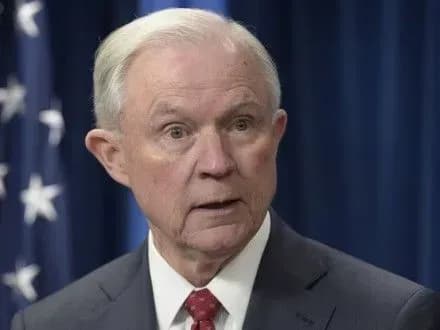 Дж.Сешнс заявив, що розмовляв з посолом РФ про конфлікт в Україні