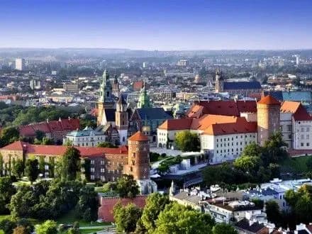 Більше мільйона українців працюють або навчаються у Польщі