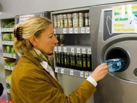 У Німеччині використані пляшки збирають через фандомати – DW