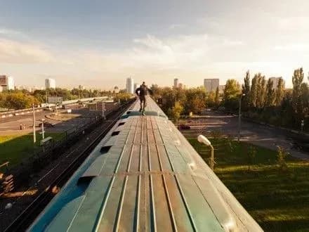 Хлопець загинув через спробу зробити каскадерський трюк на залізниці