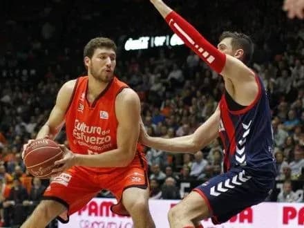 Центровий збірної України залишив склад чемпіона Іспанії