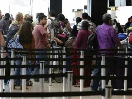 У США почав діяти міграційний указ Д.Трампа