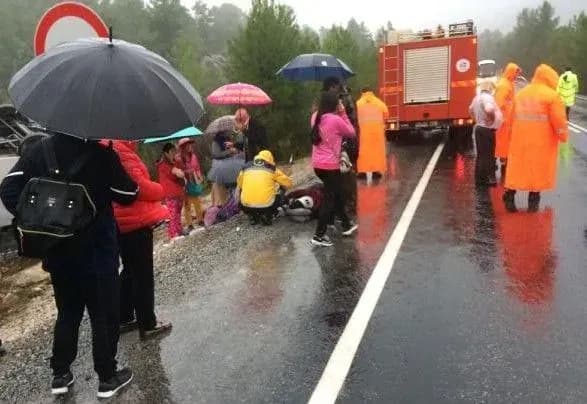 Автобус із туристами потрапив у ДТП у Туреччині