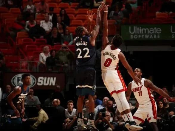 "Міннесота" в овертаймі обіграла "Маямі" у зустрічі НБА