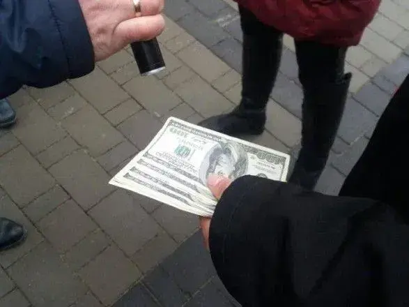 У Луцьку на хабарі піймали колишнього депутата обласної ради