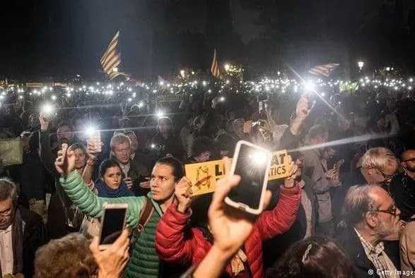 У Барселоні тисячі каталонців вийшли на протести проти арешту екс-міністрів