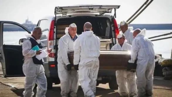У Середземному морі виявили човен мігрантів з трупами 26-ти дівчат