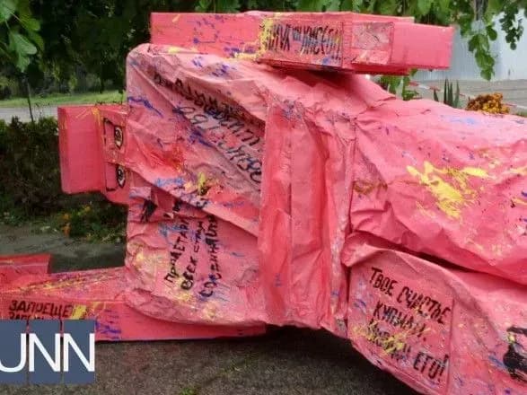 Біля Будинку профспілок в Одесі перехожі виявили підозрілі предмети