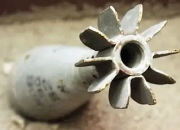 Через авіабомбу, яку знайшли біля колії на Херсонщині, зупинено рух потягів