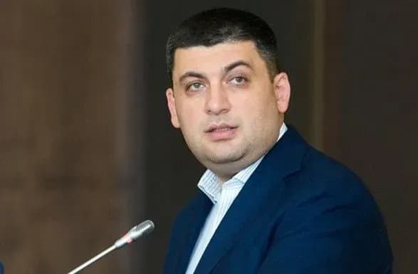 Гройсман заявил, что пока не собирается вступать ни в какую партию