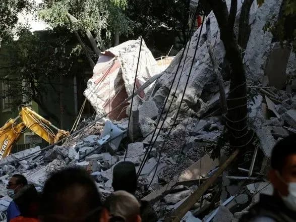 Кількість жертв землетрусу в Ірані зросла до 100 осіб