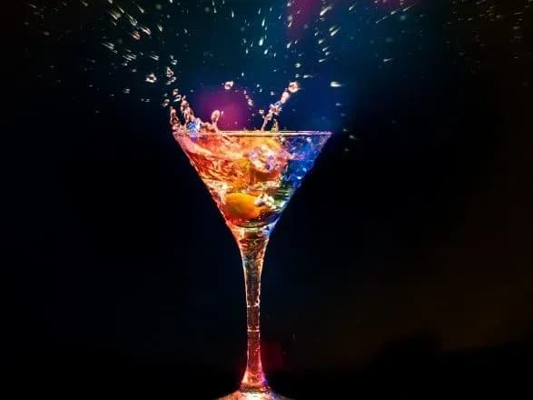 Вчені навчилися "перетворювати" воду в алкоголь