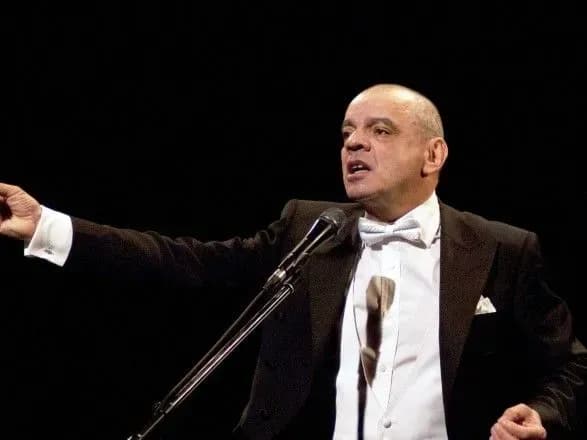 Активісти у балаклавах прийшли на концерт Райкіна в Одесі