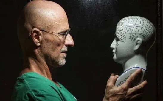 Впервые в мире провели успешную "пересадку" головы трупу