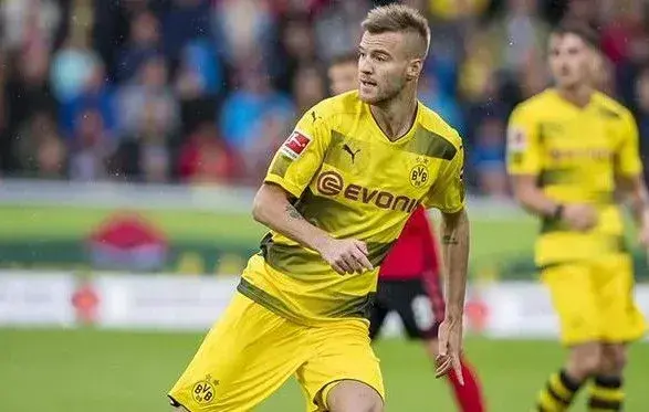 Ярмоленко вошел в пятерку лучших в "Боруссии" в игре со "Штутгартом"