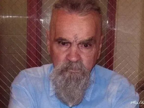 У США помер серійний вбивця Чарльз Менсон