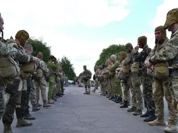 Під час бойових дій загинуло 469 десантників - Президент