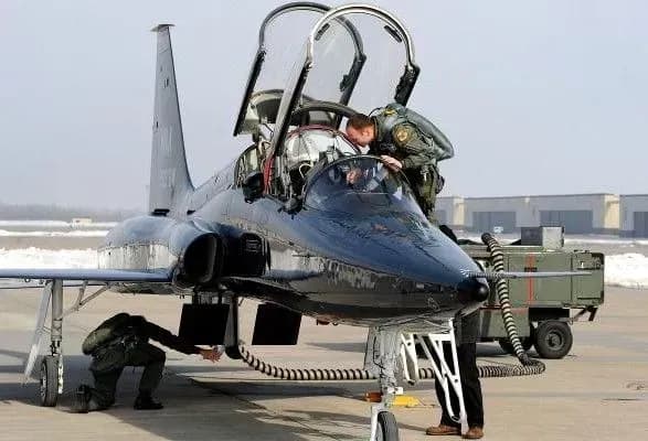 Надзвуковий винищувач ВПС США потрапив в аварію в Техасі