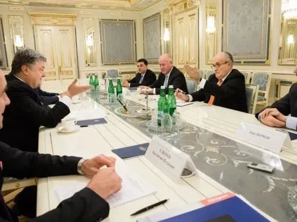 Порошенко відзначив важливість співпраці зі США у сфері кібербезпеки