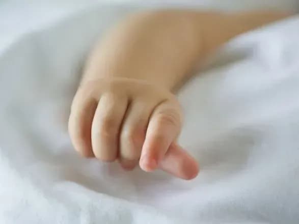 У Запоріжжі жінка викинула немовля з балкону