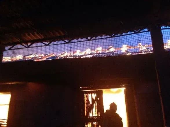 В Миколаєві на складах виникла пожежа площею близько 200 кв.м