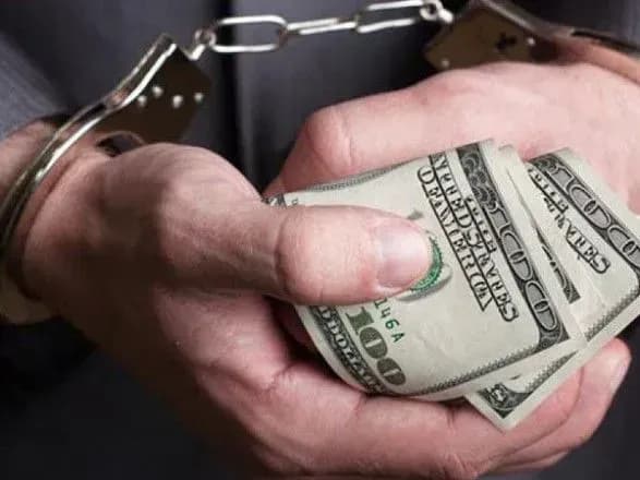 Агента НАБУ затримали при передачі хабаря заступнику голови ДМС