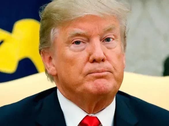 Трамп заявив, що звільнив Флінна за брехню