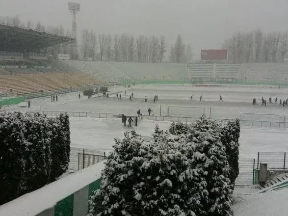Матч "Карпати" – "Олімпік" відмінили після першого тайму