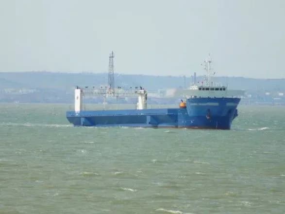 У листопаді 25 суден незаконно зайшли до портів анексованого Криму