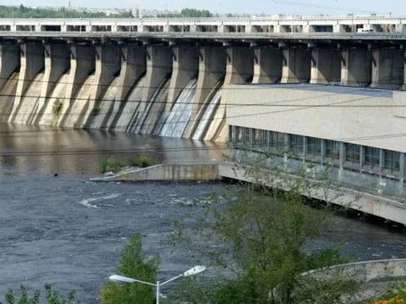 В Запорожье пенсионер совершил суицид, прыгнув с дамбы ДнепроГЭСа