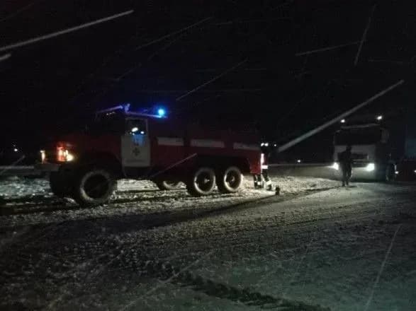На Рівненщині із заметів витягнули 12 вантажівок