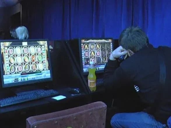 Монополія "Національних лотерей" розростається без совісті та моралі – Томенко про заклад "Фаворит" в костьолі