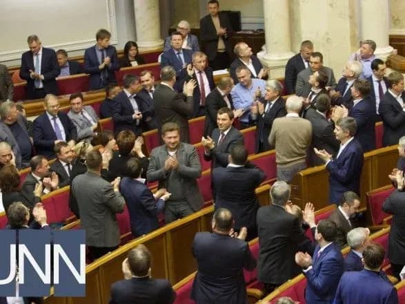 Рада продлила срок господдержки телеканалов, которые работали в Крыму