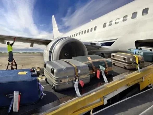 Кабмін витратив на два закордонних відрядження урядових делегацій 340 тис. грн