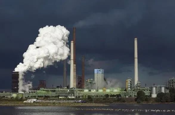 Промислова продукція у листопаді подорожчала майже на 2%