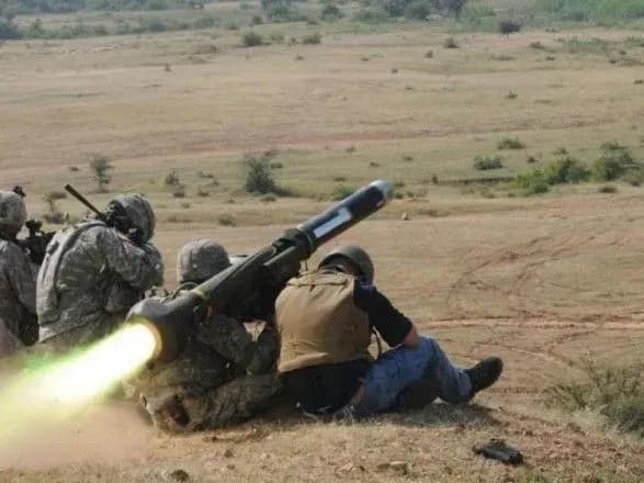 Канада зняла обмеження на продаж Україні вогнепальної зброї