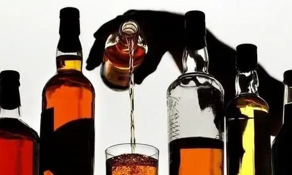 Переплачивать за иностранную водку нет никакого смысла - эксперт