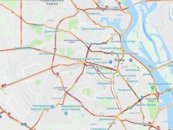 У столиці снігопад спровокував 10-бальні затори