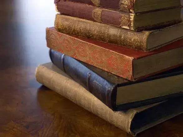 Українець намагався переправити до Польщі партію старовинних книг